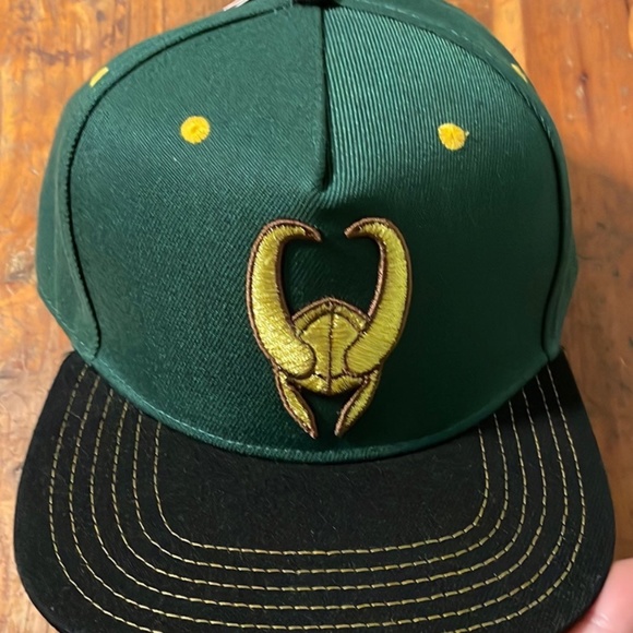NEW Authentic Marvel’s Disney+ Loki SnapBack Brimmed Cap - Picture 6 of 7